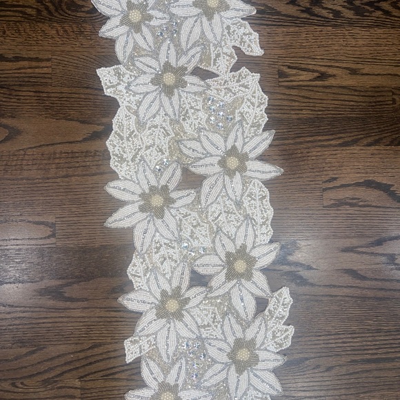 Tahari Home Beaded Table Runner 13x36”White Silver Poinsettia Christmas NWT - Picture 6 of 10